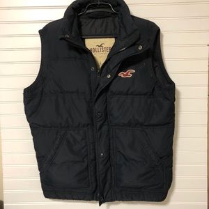Hollister Navy Puffer Vest
Size Large